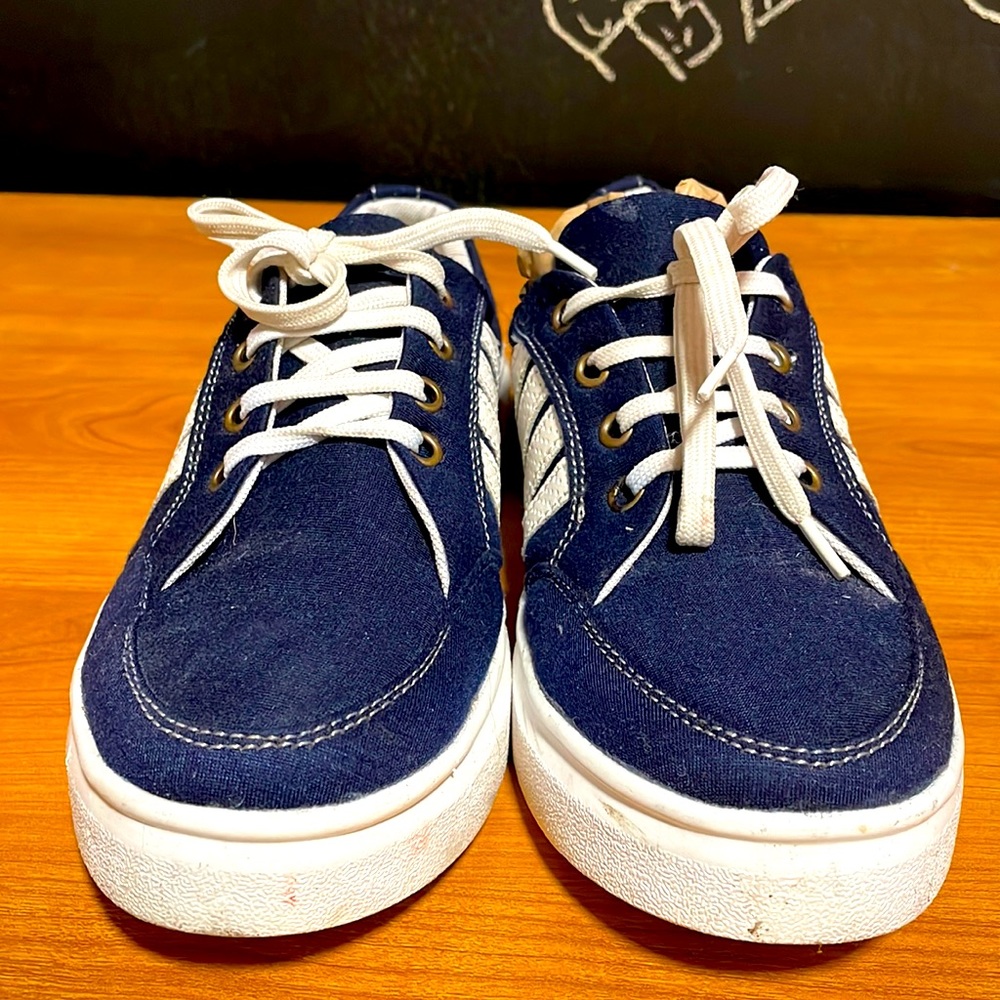 Comfortable jeans sneakers